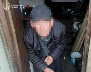 Бізнесмен зі Львівщини утримував однокласника в рабстві 23 роки: обрано запобіжний захід