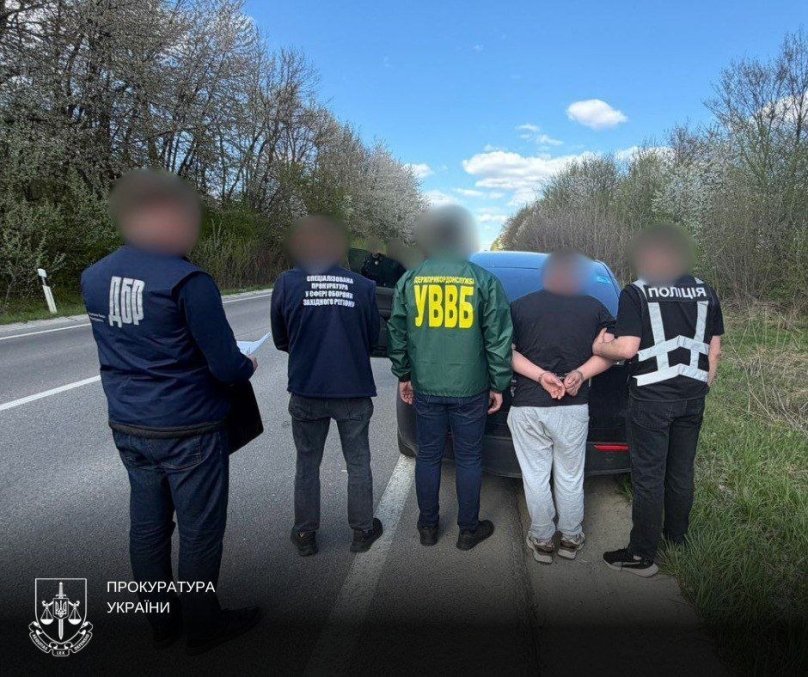 На Львівщині колишній військовий на Tesla організував втечу військовослужбовців з частин