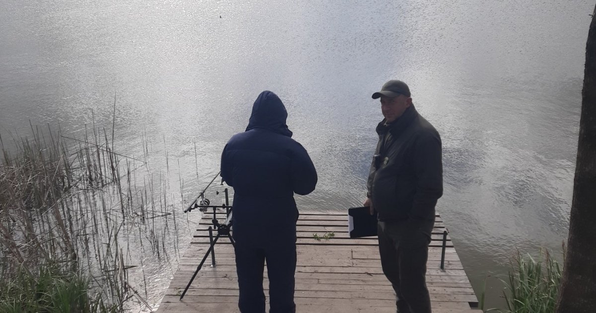 На Львівщині вісьмох рибалок оштрафували за порушення правил під час нересту