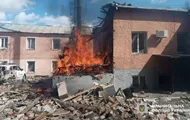 Ракетний удар по Прилуках: один поранений, у райвідділі поліції спалахнула пожежа