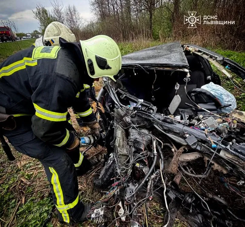 Смертельна ДТП на Львівщині: загинув 57-річний пасажир Toyota після зіткнення з вантажівкою
