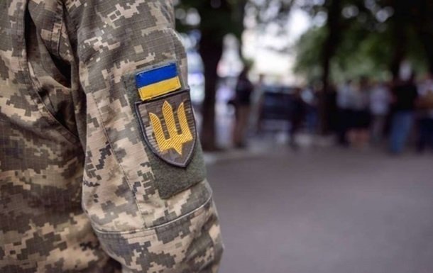 У Чернівцях чоловік вдарив ножем військовослужбовців територіального центру комплектування