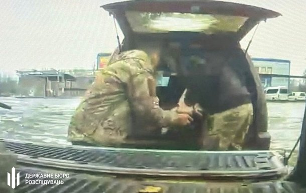 У Донецькій області військовослужбовця затримали за спробу незаконного продажу кулеметів