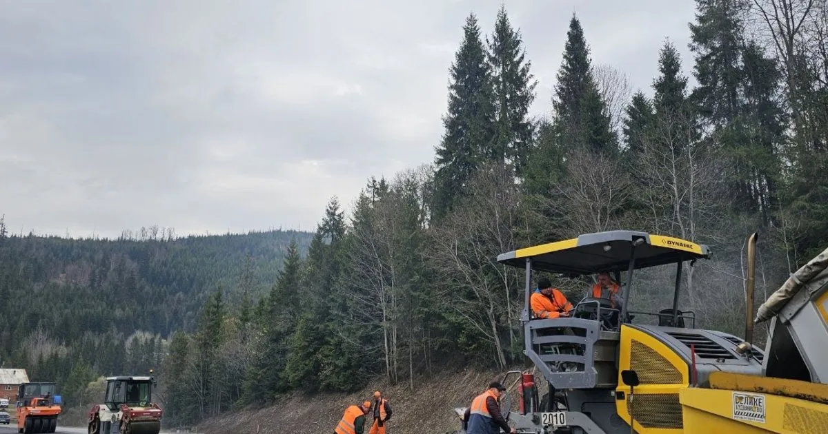 У Львівській області завершили ремонт понад 220 тисяч квадратних метрів дорожнього покриття