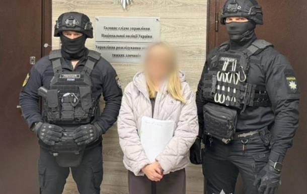 У Житомирській області жінку підозрюють у примушуванні 6-річної доньки до участі в дитячій порнографії