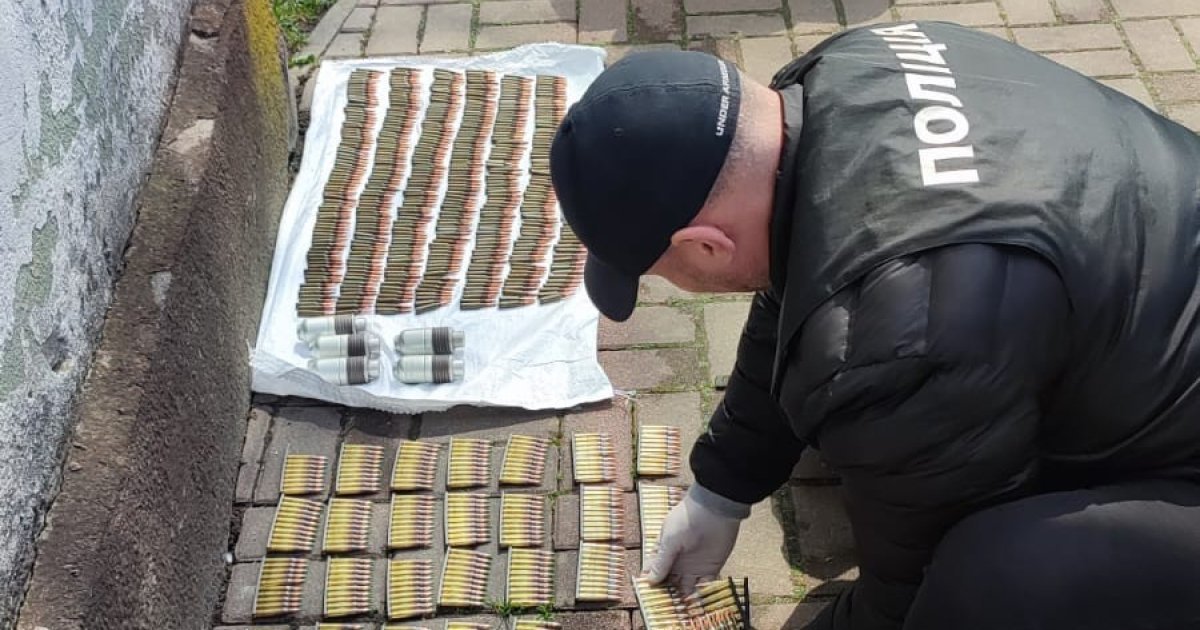Житель Самбора організував незаконний продаж зброї та боєприпасів: автомати, міномети, снаряди