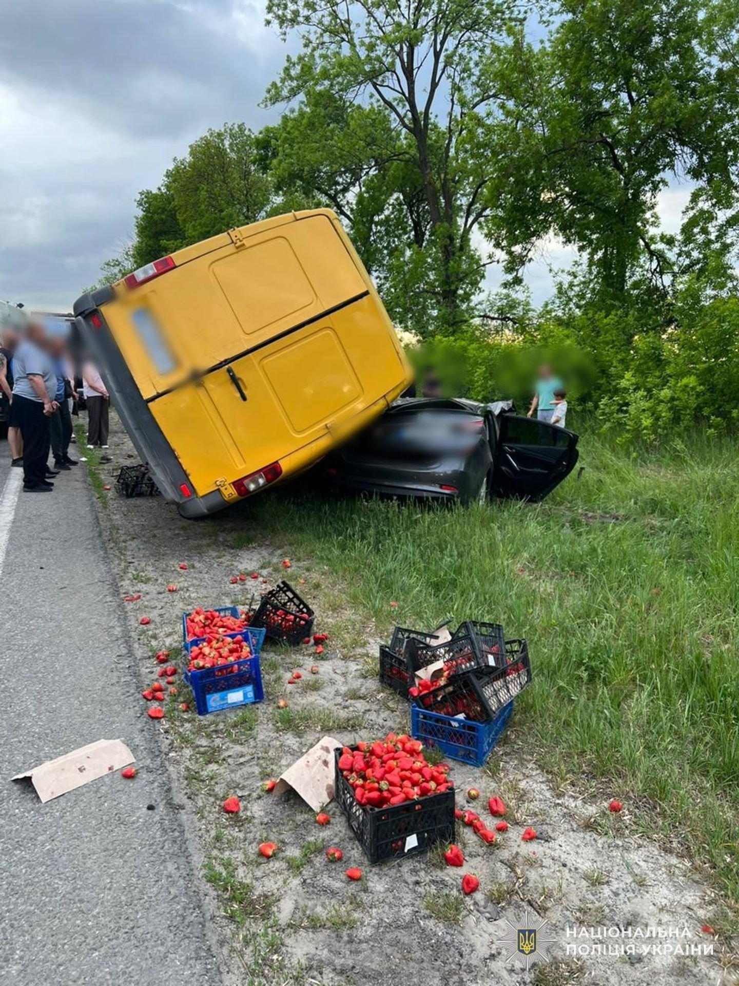 На Львівщині зіткнулися два автомобілі: троє людей госпіталізовані