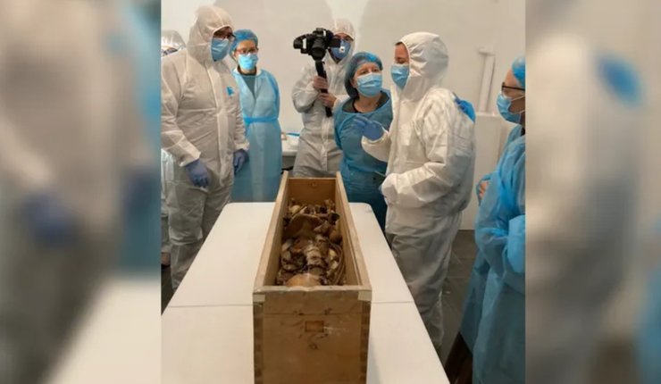 Археологи виявили гробницю відомої королеви: незвичайні знахідки викликають запитання