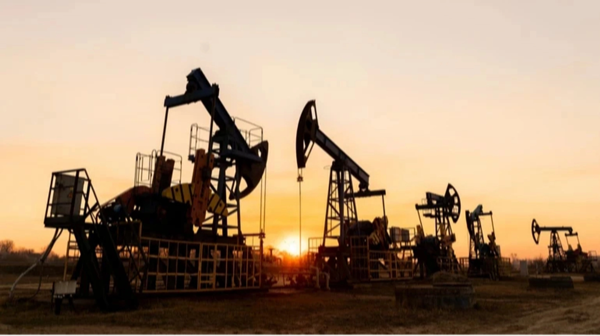 Атаки України знизили видобуток нафти в Росії до рівня пандемії 2020 року