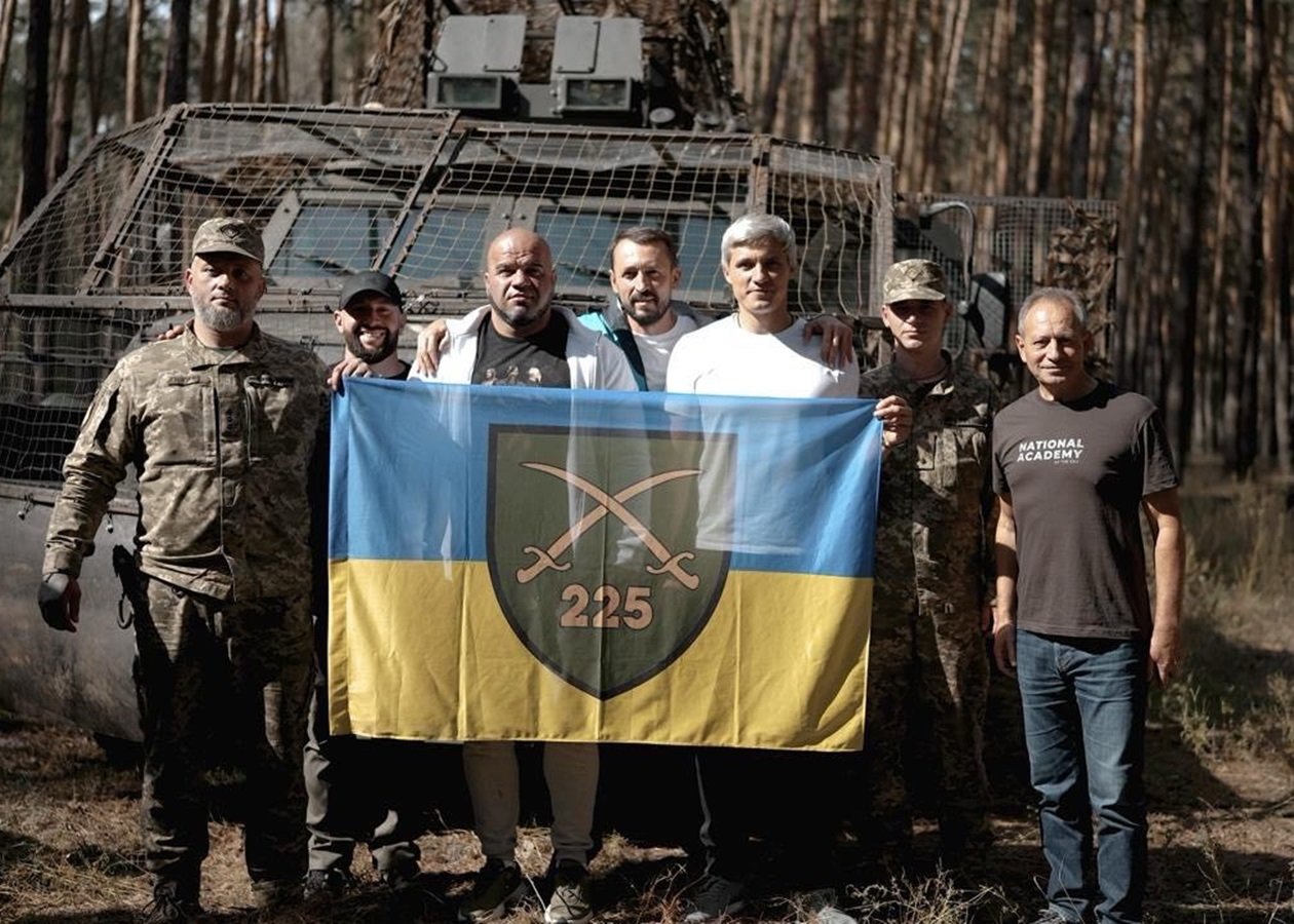 Благодійний фонд "Надія" спільно з Валерієм Дубілем підтримують 225-ту ОШП під керівництвом Олега Ширяєва