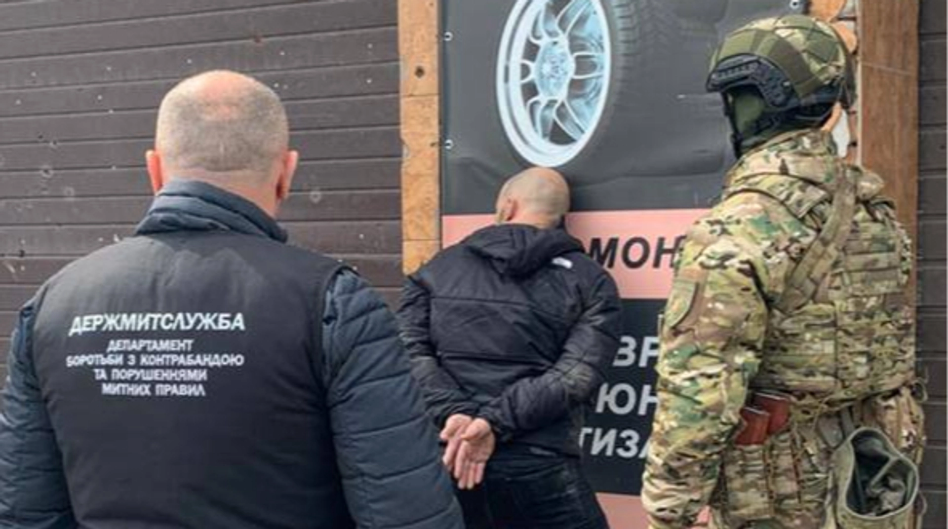 ДМС розкрила масштаби схеми ввезення автомобілів під виглядом гуманітарної допомоги