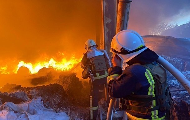 Дронові атаки на Кривий Ріг: пошкодження будинків та поранена жінка