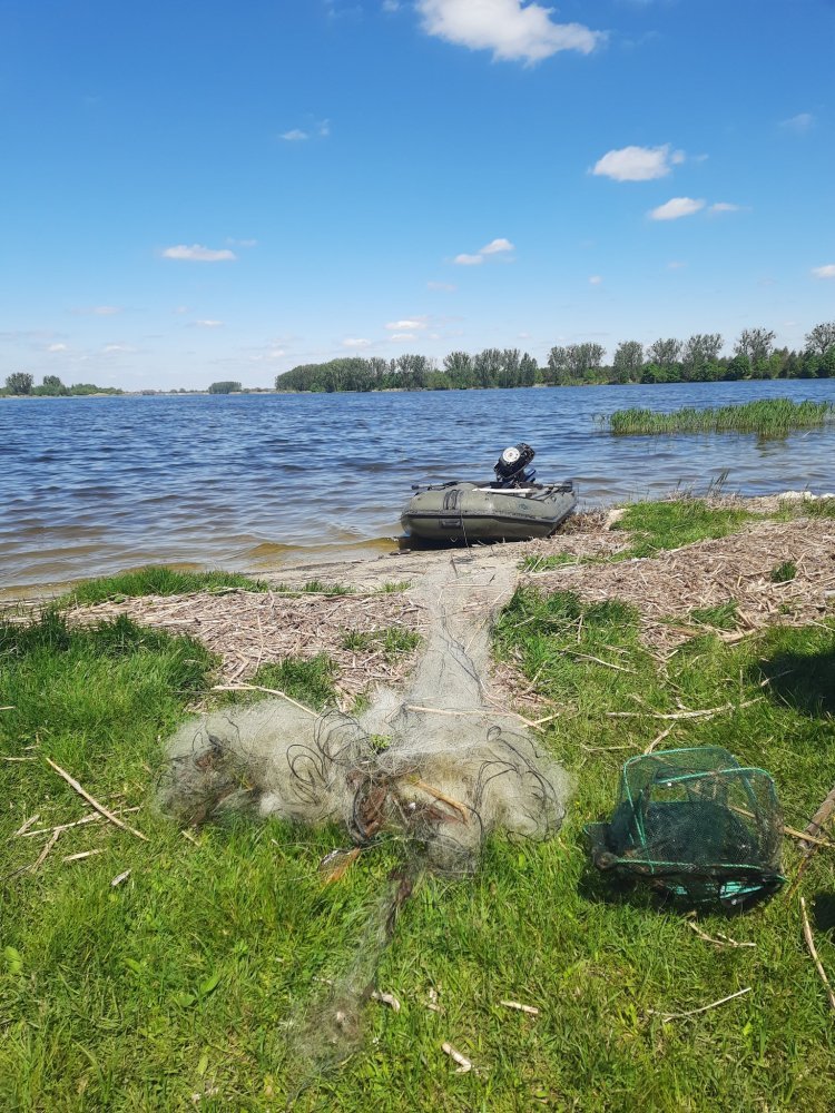 Екоінспектори Львівщини виявили 100 метрів незаконних риболовних сіток на водоймах регіону