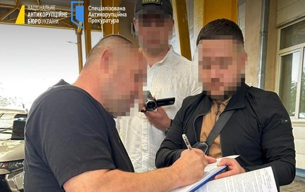 Ексголову Держрезерву та його спільників повідомлено про підозру в розкраданні державних коштів