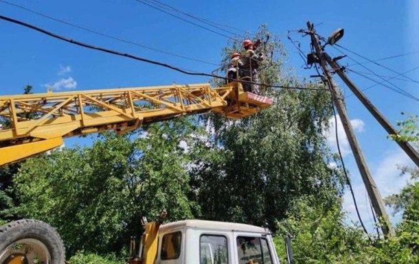 Енергетична інфраструктура шести областей зазнала атак – повідомлення Укренерго