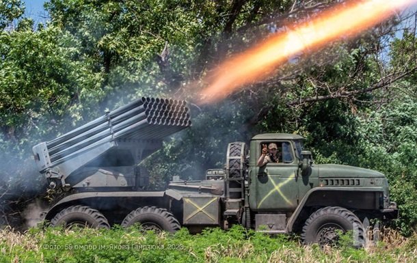 Генштаб повідомляє про масштабну атака армії РФ на всій лінії фронту