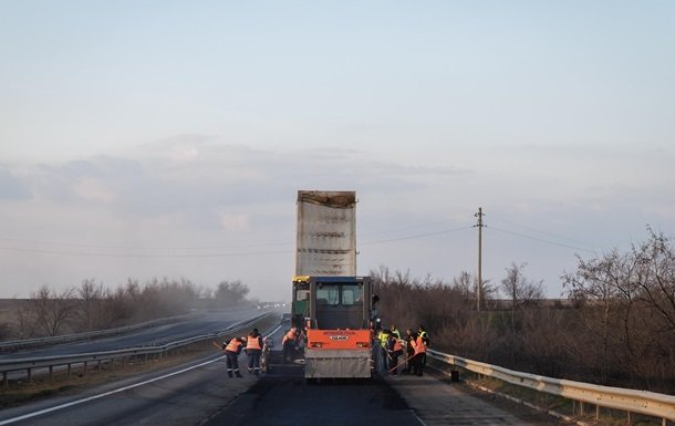 Кабмін визначив терміни завершення ремонту доріг загального користування