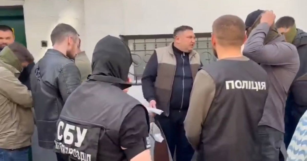 Керівника самбірського КП, заарештованого за хабарництво, підозрюють у нових злочинах під час виходу зі СІЗО
