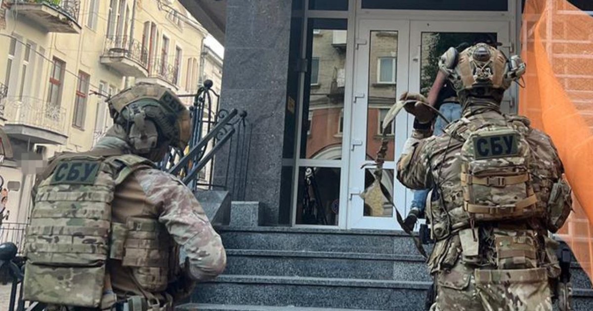 Керівників поліції західних областей підозрюють у злочинній діяльності, пов’язаної з порномоделями