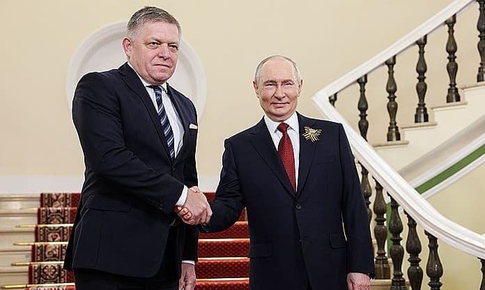 Кремль заперечує передачу "послань" від Зеленського Путіну через Фіцо