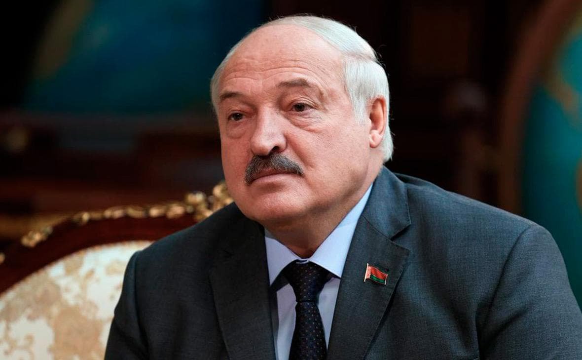 Лукашенко повідомив про візит довіреної особи Макрона до Білорусі