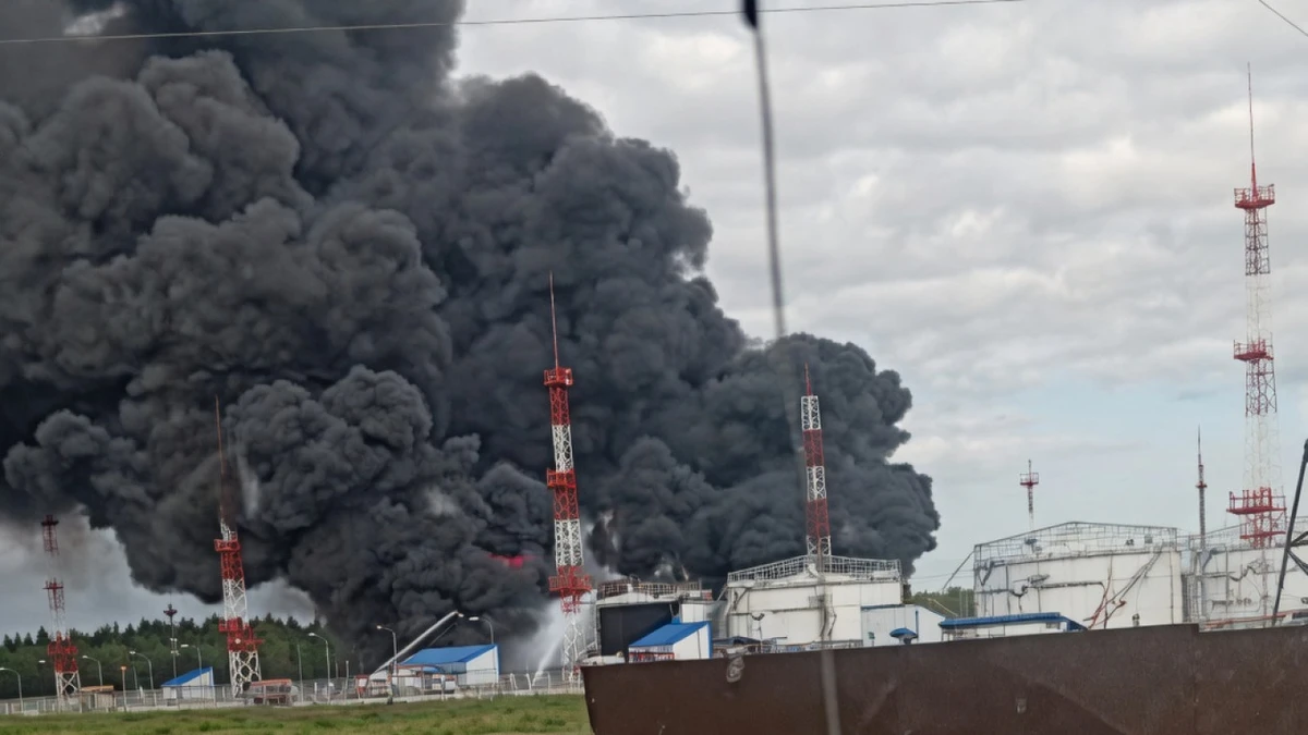 Масштабна атака дронів на Москву: які підприємства постраждали внаслідок ударів по НПЗ та технопаркам
