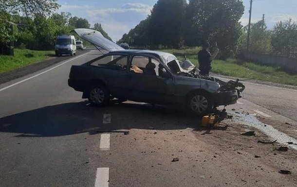 На Волині внаслідок аварії між автомобілем і автобусом постраждали четверо дітей