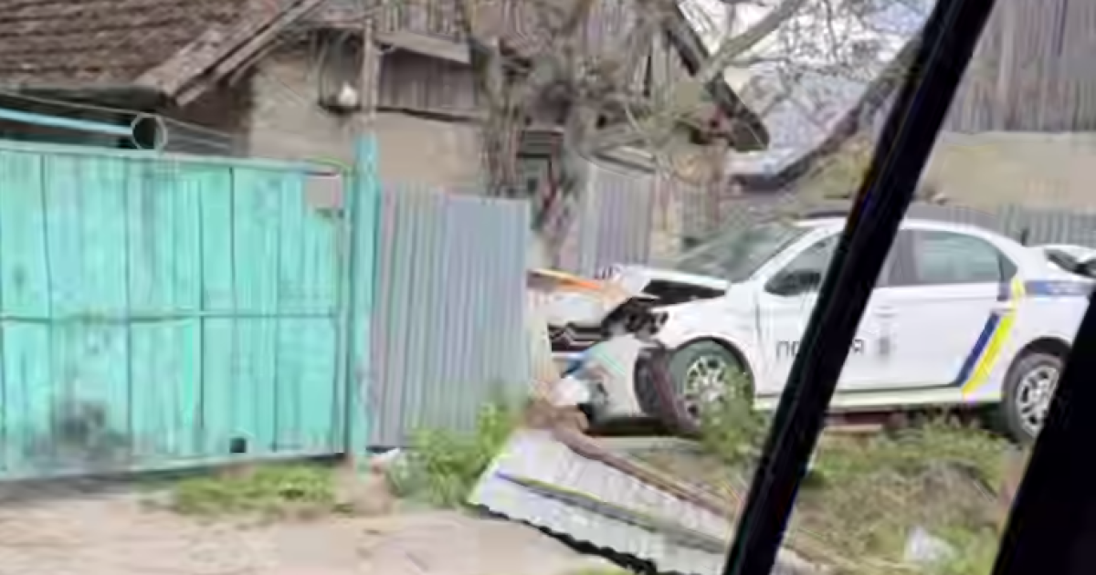 На Золочівщині поліцейське авто потрапило в аварію під час переслідування порушника