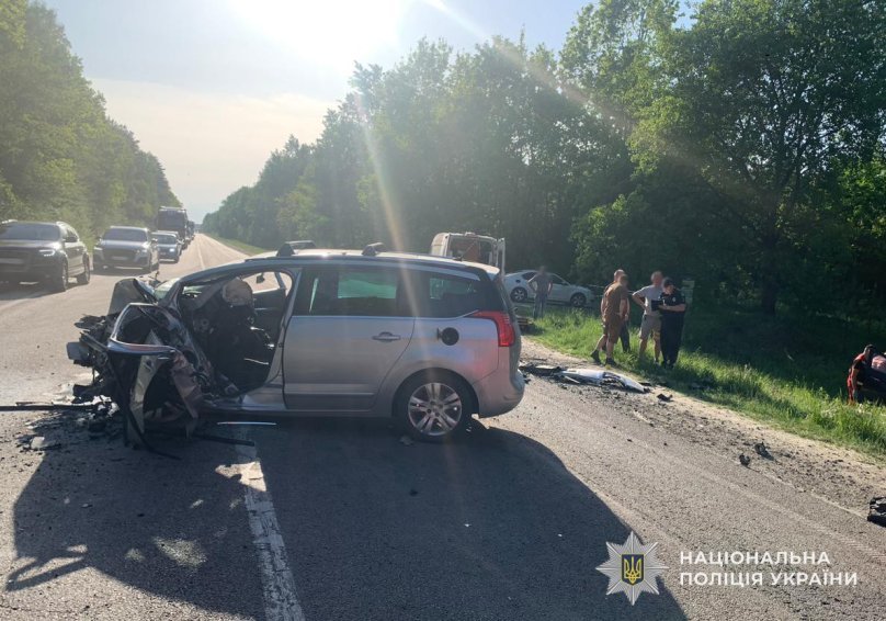 На Золочівщині в ДТП за участю Chery Tiggo та Peugeot загинули троє осіб