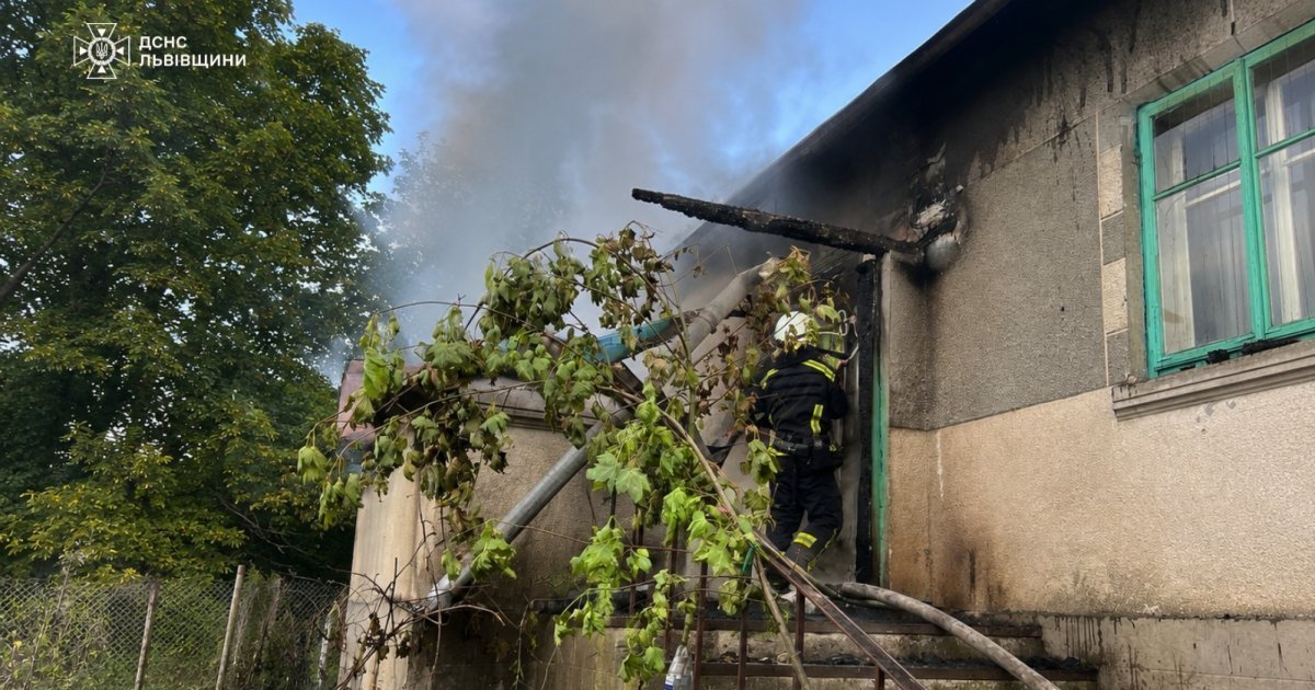 На Золочівщині внаслідок пожежі у власному будинку загинув 57-річний чоловік