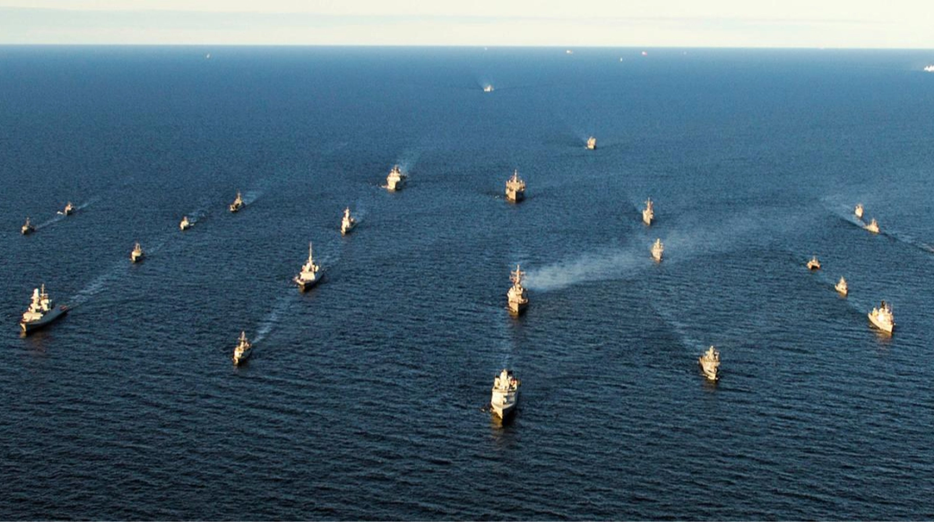 НАТО розглядає можливість запуску місії в Ормузі для забезпечення безпеки судноплавства