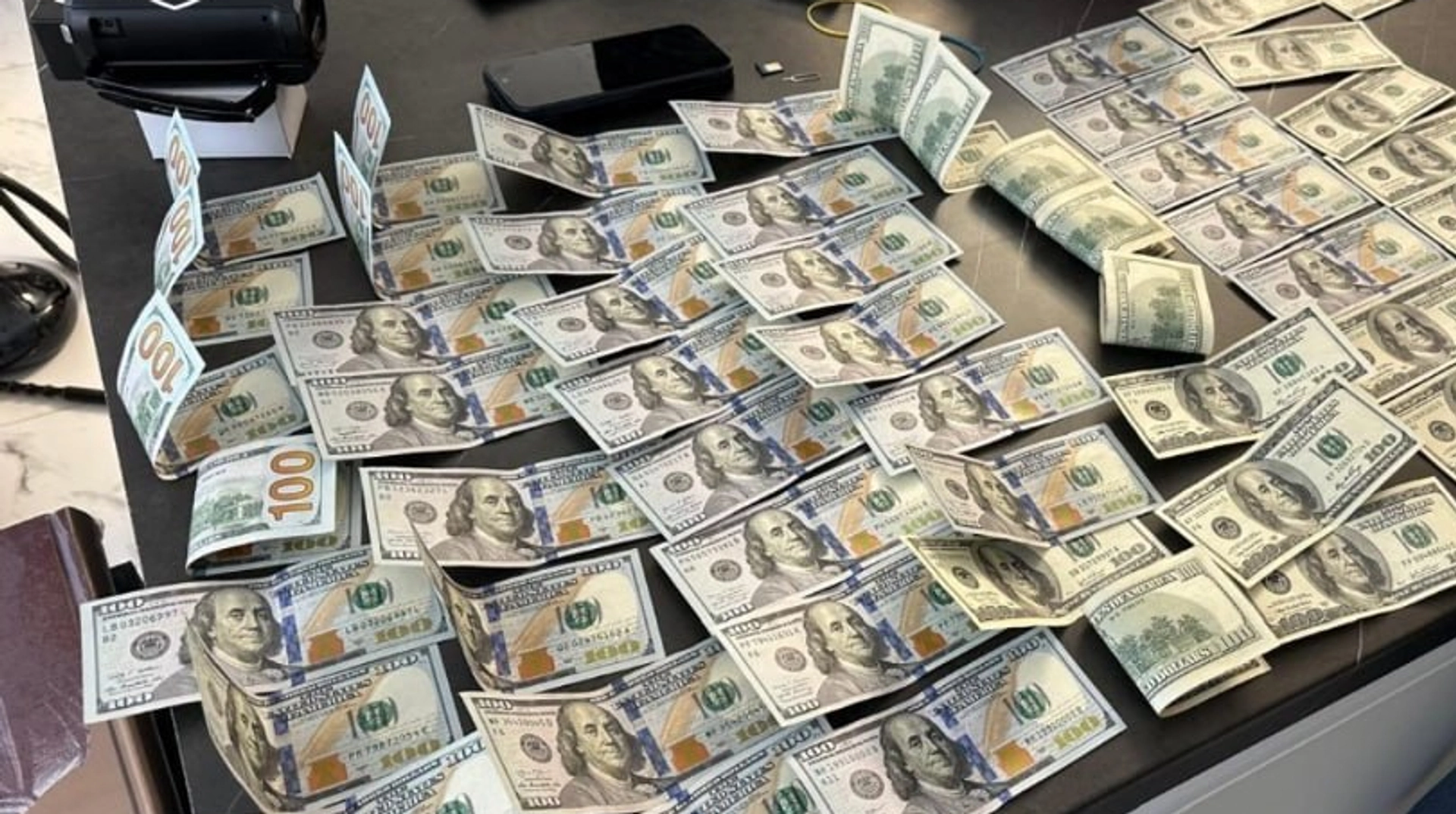 Національна поліція викрила схему прикриття нелегальних "порноофісів" під час масштабної спецоперації
