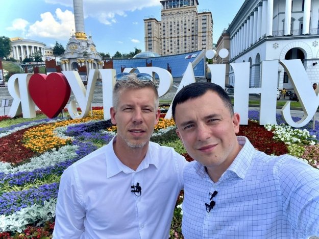 Новий прем'єр Угорщини з'явився на фото на фоні напису "Я люблю Україну"