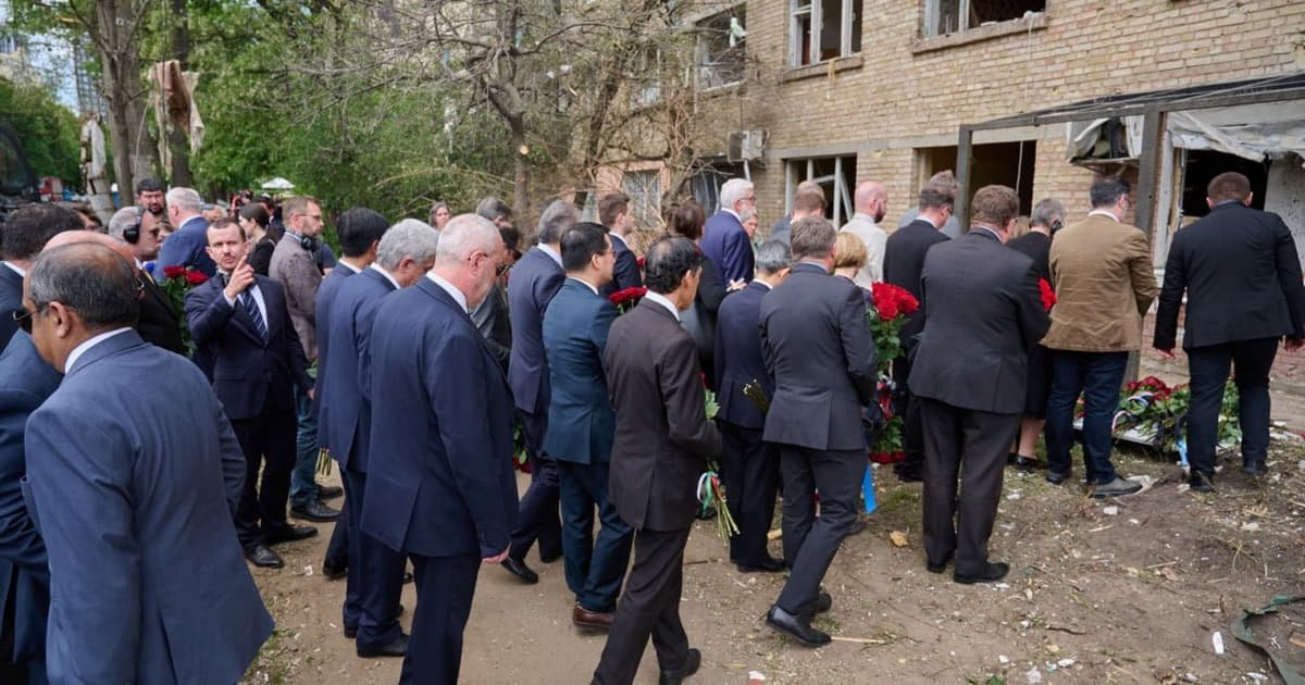Посли ігнорують погрози Росії, ЗСУ зменшують постачання снарядів, запуск заводу Patriot у Польщі: головні новини дня