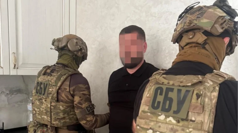 Правоохоронці викрили міського голову у хабарництві, незважаючи на спроби замаскувати злочинну схему.