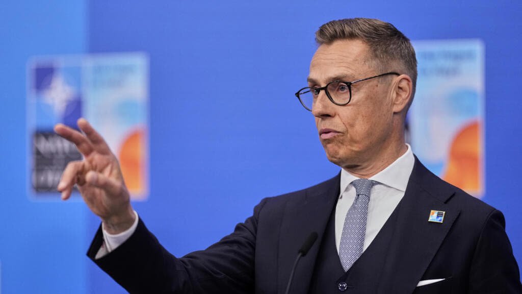 Президент Фінляндії оголосив можливу дату відкриття кордону з Росією