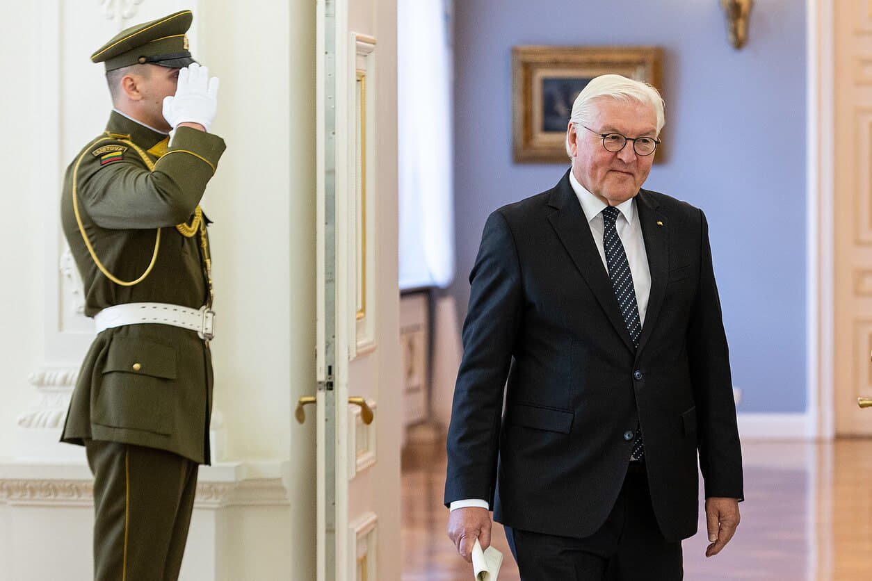 Президент Німеччини закликав до уваги глобальних загроз для демократії