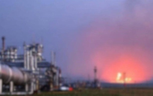 Російські удари по нафтогазових об'єктах на Харківщині та Полтавщині тривають більше доби