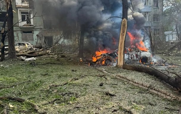 Російські війська завдали удару по центру Краматорська, скинувши дві авіабомби