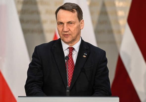 Сікорський: Погрози Росії щодо Балтійських країн є неприпустимими