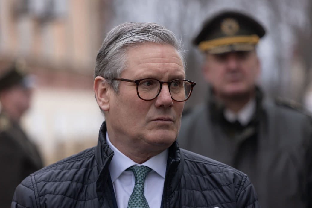 Соратник Стармера визнав проблеми популярності прем'єра, однак спростував чутки про його можливу заміну.