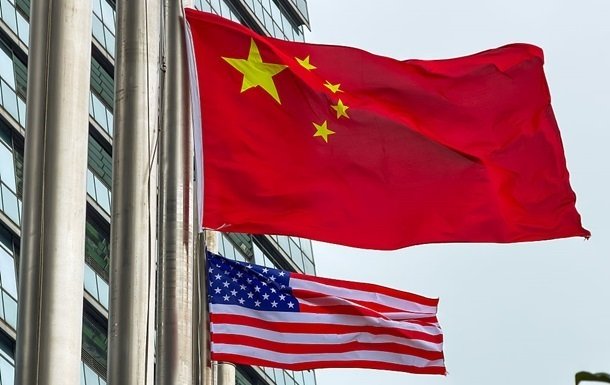 США посилюють обмеження на постачання технологій до Китаю