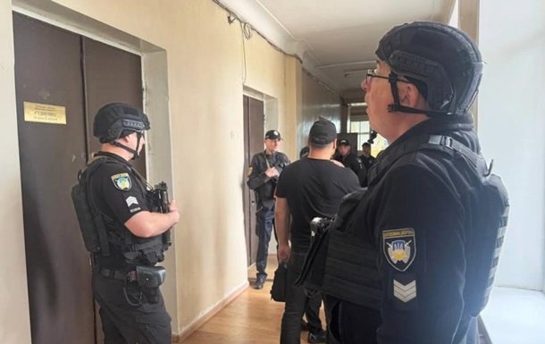 Стрілянина у міській раді Кіровоградщини: деталі та обставини події