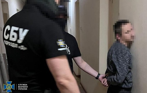 У Херсоні чиновник підозрюється у вимаганні хабара за обслуговування системи Старлінк
