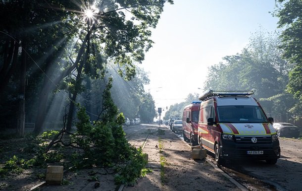 У Херсоні внаслідок обстрілу російських військ загинули двоє цивільних людей.