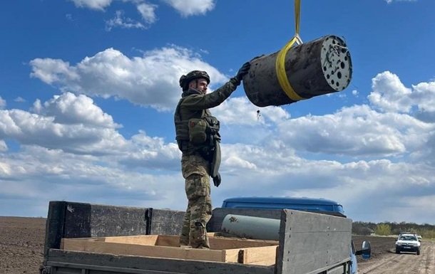 У Кіровоградській області знешкоджено ракету з двома 400-кілограмовими зарядами