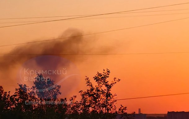 У Криму сталися вибухи: Чорноморський флот РФ під ударом, повідомляють соцмережі
