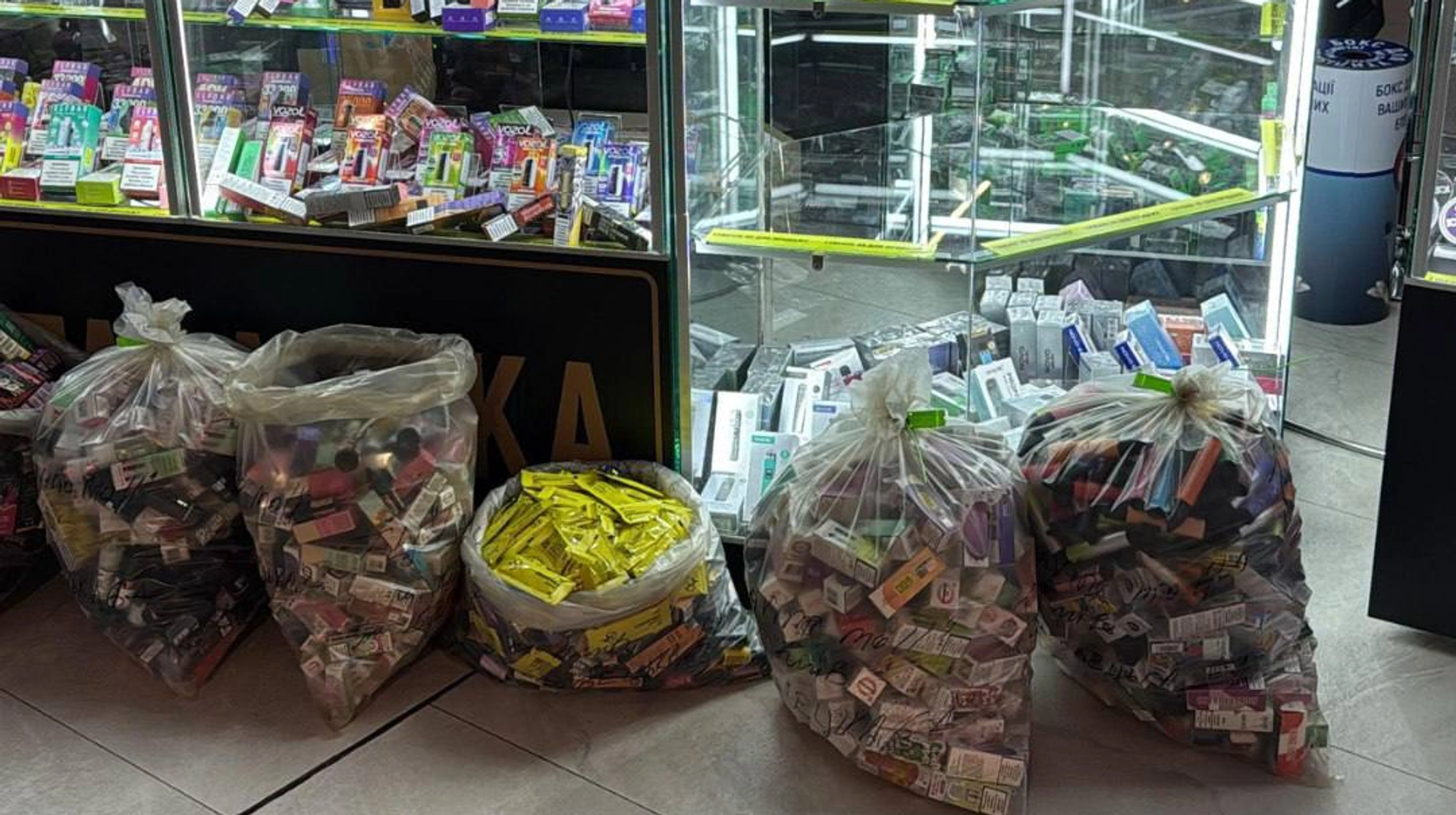 У Києві виявлено масштабну мережу продажу електронних сигарет