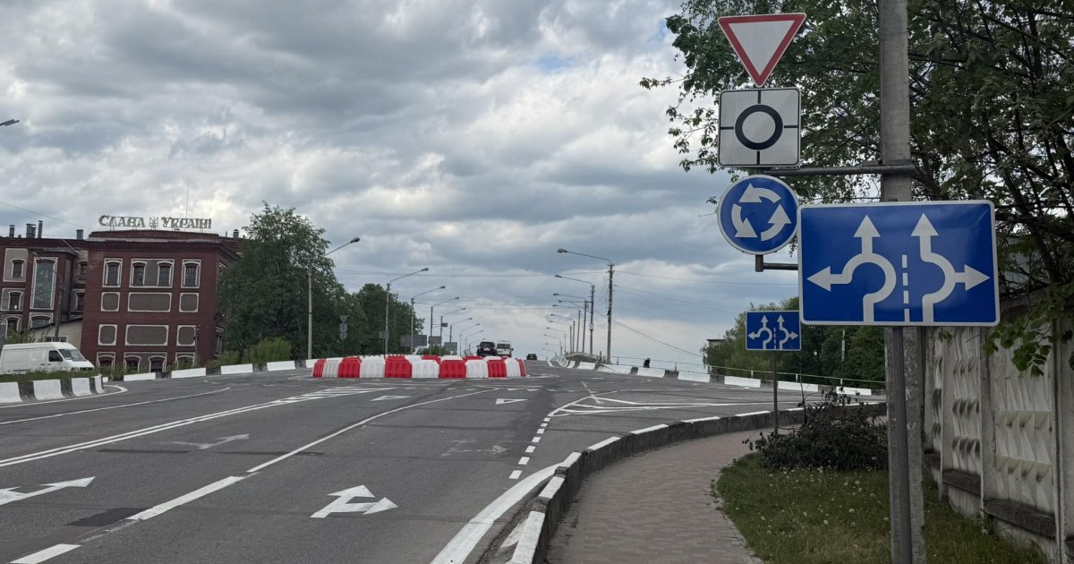 У Стрию завершено облаштування кільцевої розв'язки біля Дрогобицького мосту