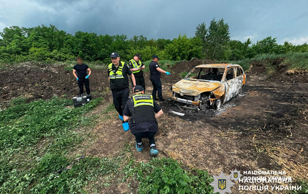 У Вінницькій області виявлено спалене авто з тілом у салоні